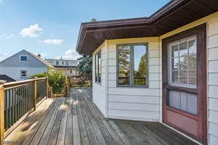 8 Cambridge Rd, Totowa, NJ 07512 - Photo 28