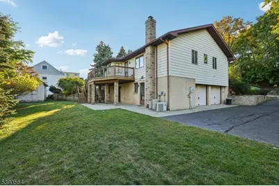 8 Cambridge Rd, Totowa, NJ 07512 - Photo 32