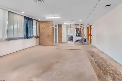 86 88Chancellor Ave, Newark, NJ 07112 - Photo 2