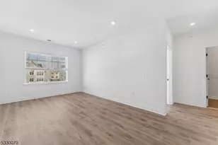 19 Parker Ln, Hanover Township, NJ 07981 - Photo 6