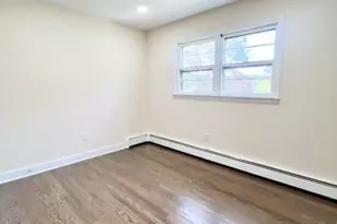 55 Lincoln Cir, Flemington, NJ 08822 - Photo 2