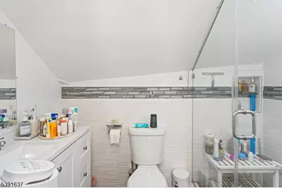 247 E 7th Ave, Roselle, NJ 07203 - Photo 18