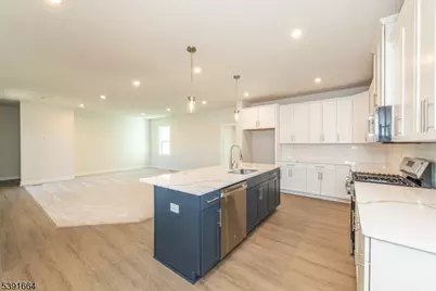 14 Willow Ln, Parsippany, NJ 07054 - Photo 6