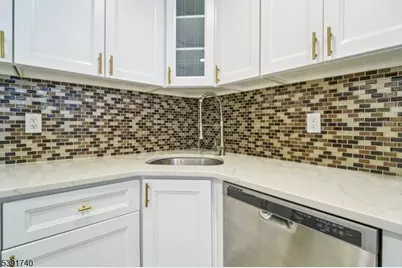 5 Rider Ct, Newark, NJ 07103 - Photo 22