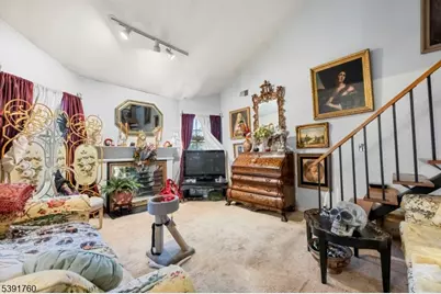 95 Quartz Ln, Paterson, NJ 07501 - Photo 2