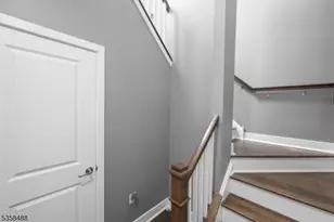 17 Veterans Wy, Morris Plains, NJ 07950 - Photo 26