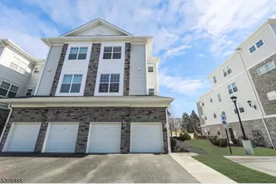 17 Veterans Way, Morris Plains, NJ 07950 - Photo 1