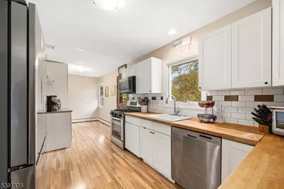 92 Susquehanna Ave, Lincoln Park, NJ 07035 - Photo 12