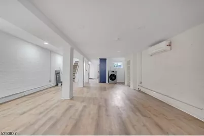 13 2nd Ave #B, Newark, NJ 07104 - Photo 2