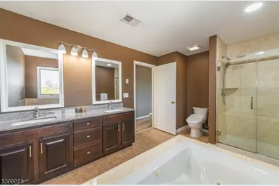 10 Salmon Ct, Mount Olive, NJ 07828 - Photo 32