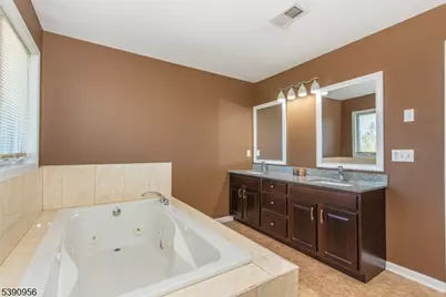 10 Salmon Ct, Mount Olive, NJ 07828 - Photo 34