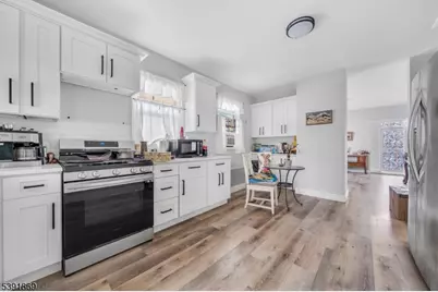 14 South St, Milltown, NJ 08850 - Photo 6