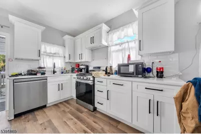 14 South St, Milltown, NJ 08850 - Photo 4