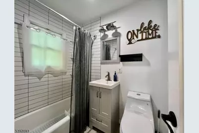 2 Hilltop Rd, Hopatcong, NJ 07821 - Photo 12