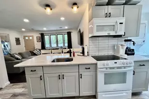 2 Hilltop Rd, Hopatcong, NJ 07821 - Photo 6