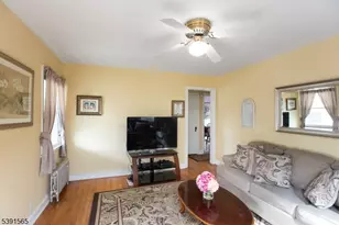 202 Gold St, Green Brook Township, NJ 08812 - Photo 4