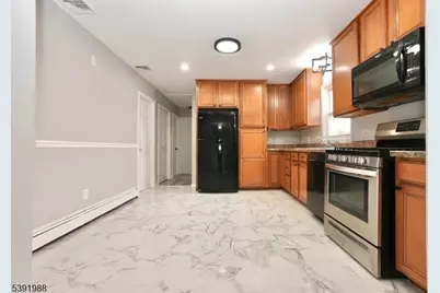 53 Mt Pleasant Ave  2nd Fl #2, Belleville, NJ 07109 - Photo 2