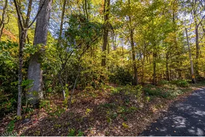 2011 Lakeside Dr, Vernon, NJ 07422 - Photo 4