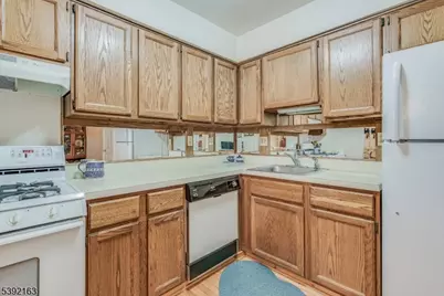 76 Carriage Ln, Newton, NJ 07860 - Photo 10