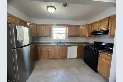 28 Kent St, Newark, NJ 07108 - Photo 2