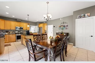 107 Hamilton Trl, Totowa, NJ 07512 - Photo 10