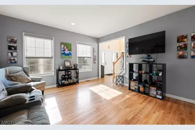 107 Hamilton Trl, Totowa, NJ 07512 - Photo 8