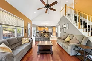 107 Hamilton Trail, Totowa, NJ 07512 - Photo 4