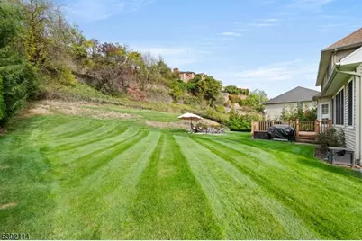 107 Hamilton Trl, Totowa, NJ 07512 - Photo 40