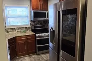 100 Luttgen Pl, Linden, NJ 07036 - Photo 4