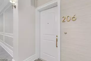 80 Claremont Rd Unit, Bernardsville, NJ 07924 - Photo 4