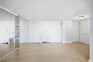 300 Winston Dr, Cliffside Park, NJ 07010 - Photo 4