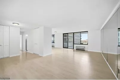 300 Winston Dr #807, Cliffside Park, NJ 07010 - Photo 1