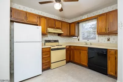 13 Glen Rd N, Vernon, NJ 07422 - Photo 8