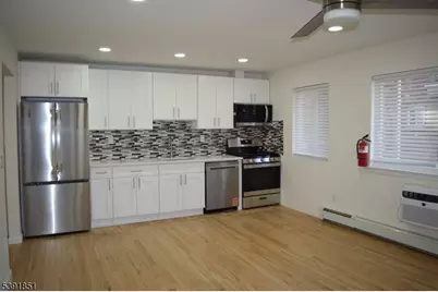 114 11 N. Beverwyck Rd #11, Parsippany, NJ 07034 - Photo 1