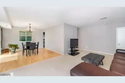 216 Woods Edge Dr, Roxbury Township, NJ 07876 - Photo 2