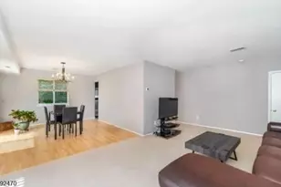 216 Woods Edge Dr, Roxbury Township, NJ 07876 - Photo 2