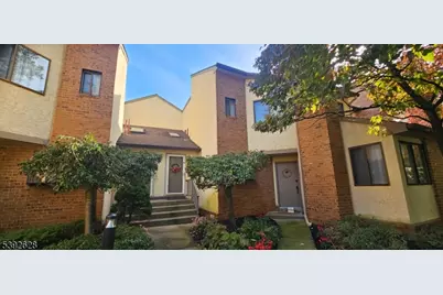 605 Augusta Cir, Mount Laurel Twp., NJ 08054 - Photo 1