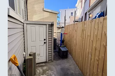 425 Lafayette St, Newark, NJ 07105 - Photo 12