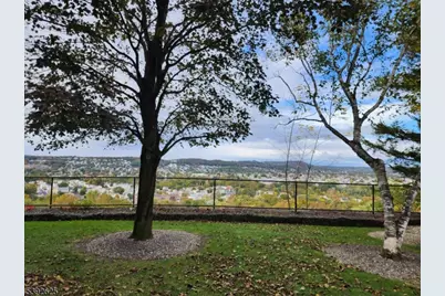 14 Amethyst Ln, Paterson, NJ 07501 - Photo 14