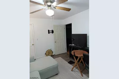 14 Amethyst Ln, Paterson, NJ 07501 - Photo 10