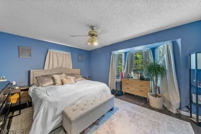 9 Ruby Ct, Franklin Township, NJ 08823 - Photo 4