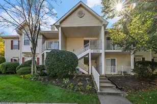 9 Ruby Ct, Franklin Township, NJ 08823 - Photo 2