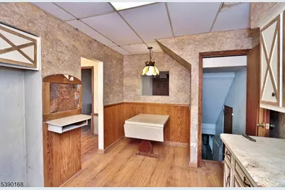 164 East Clay Ave, Roselle Park, NJ 07204 - Photo 14