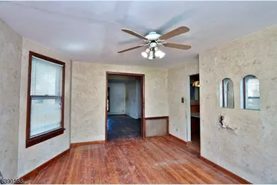 164 East Clay Ave, Roselle Park, NJ 07204 - Photo 10