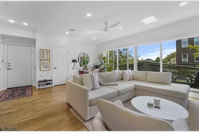 936 Pavonia Ave #3A, Jersey City, NJ 07306 - Photo 2