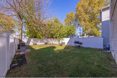 17 Cottage Pl, East Orange, NJ 07017 - Photo 14