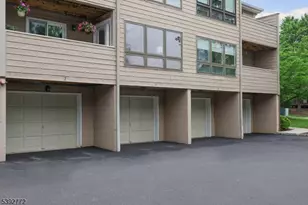 4 Sunrise Dr, Long Hill Township, NJ 07933 - Photo 20