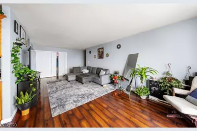 704 712 N Broad St #8B, Elizabeth, NJ 07208 - Photo 2