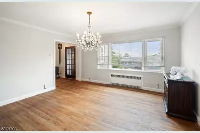 31 Collamore Ter, West Orange Township, NJ 07052 - Photo 8