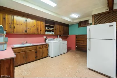 31 Collamore Ter, West Orange Township, NJ 07052 - Photo 20